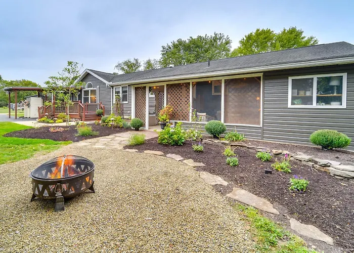 Mtn-View Escape With Large Yard In Duncansville!