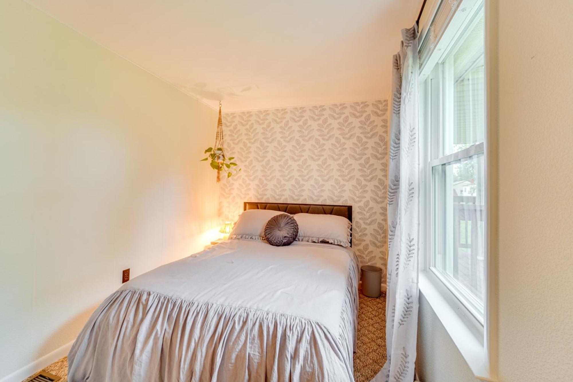 Mtn-view Escape With Large Yard In Duncansville!