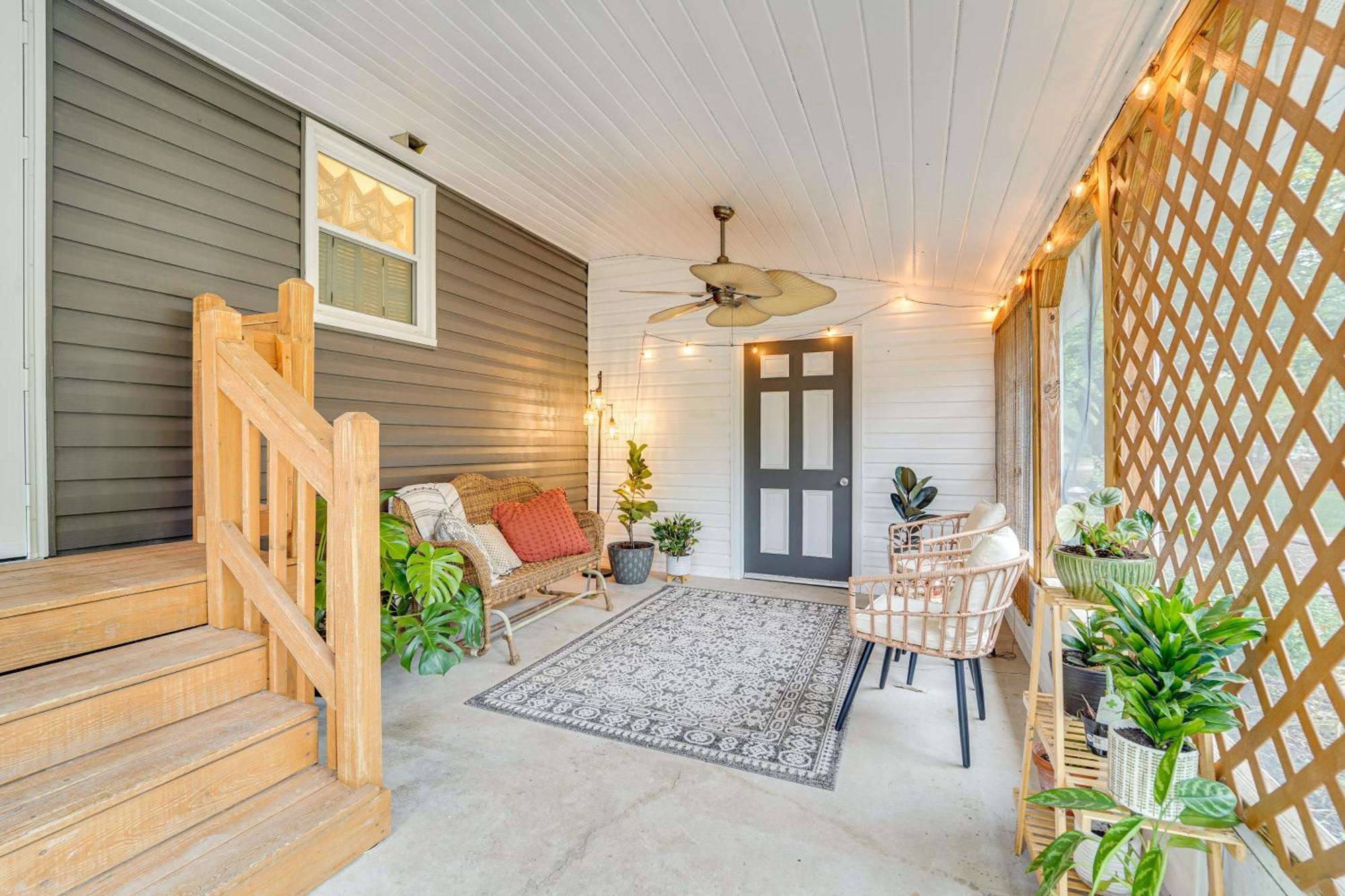 Holiday home Mtn-view Escape With Large Yard In Duncansville! *