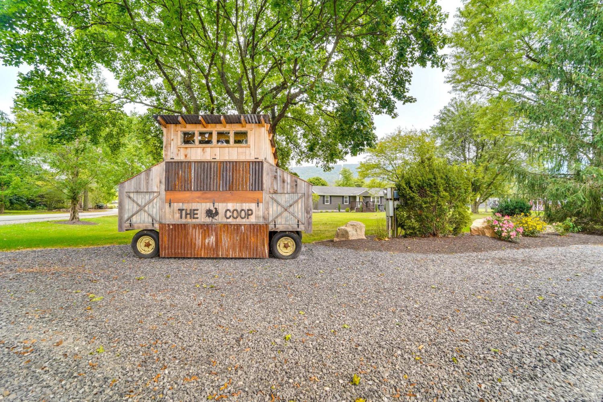 Mtn-view Escape With Large Yard In Duncansville! Holiday home Duncansville