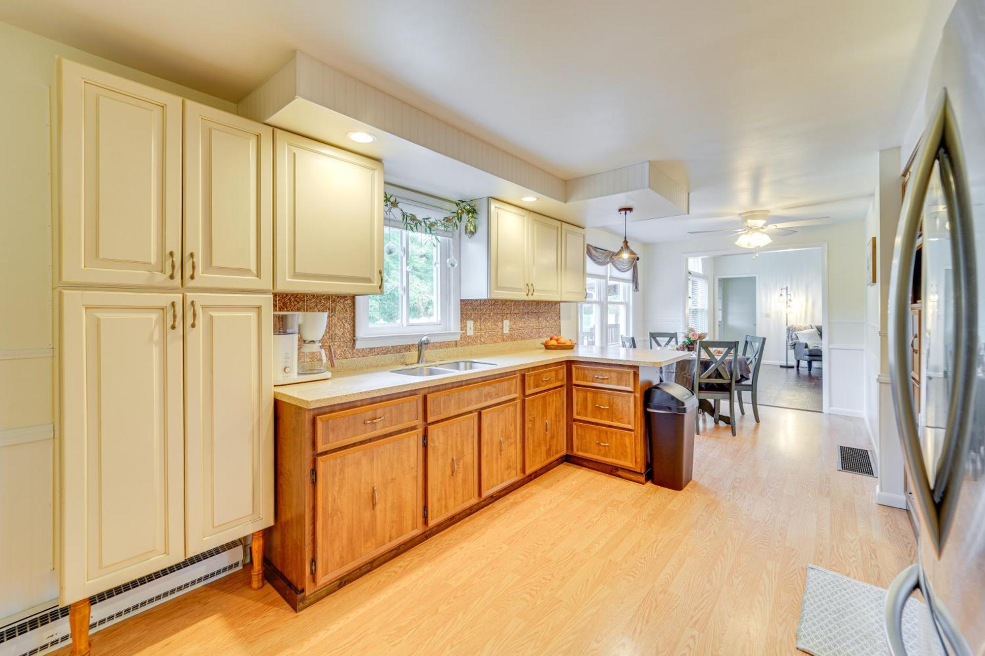 Mtn-view Escape With Large Yard In Duncansville! Duncansville