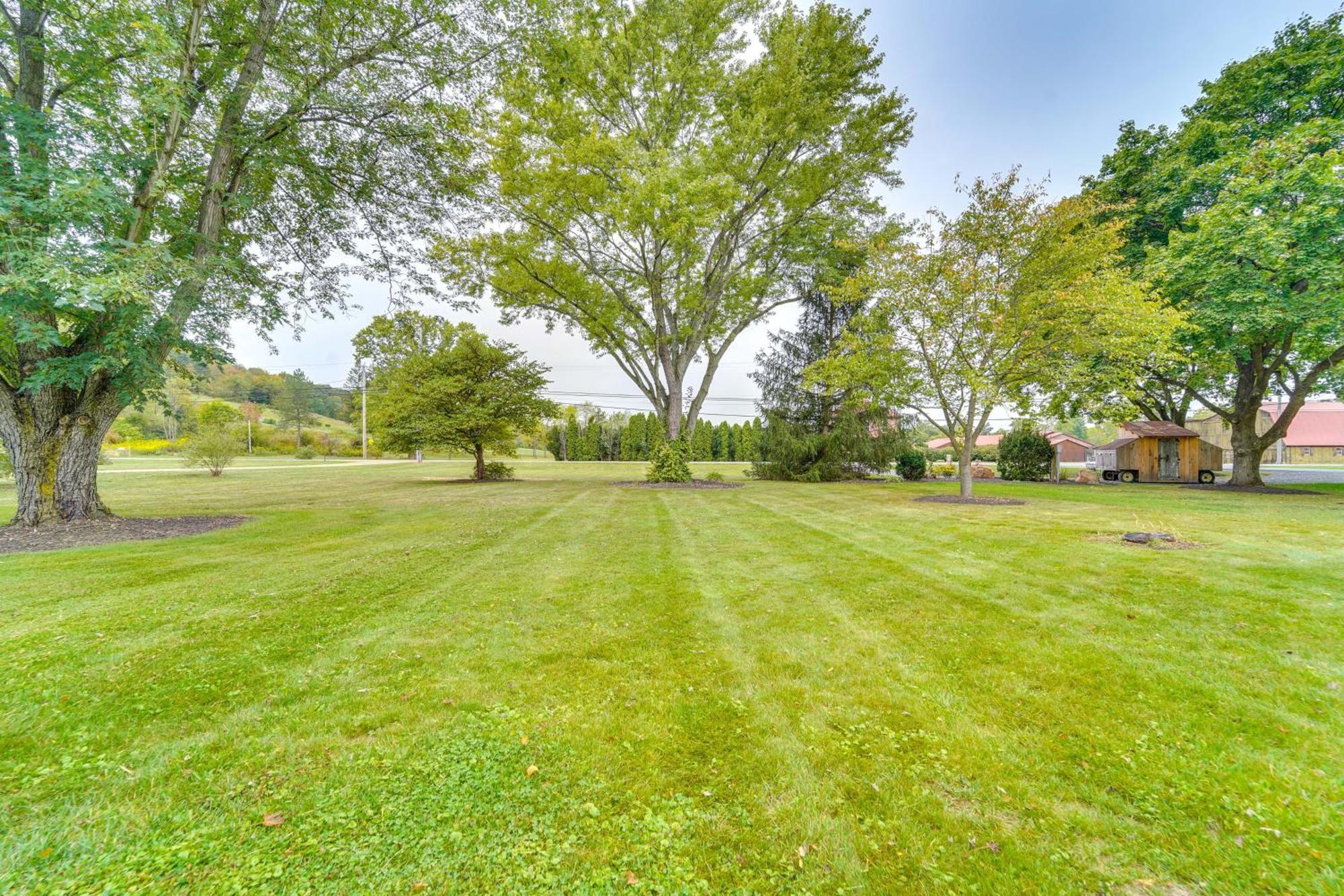 Holiday home Mtn-view Escape With Large Yard In Duncansville! *
