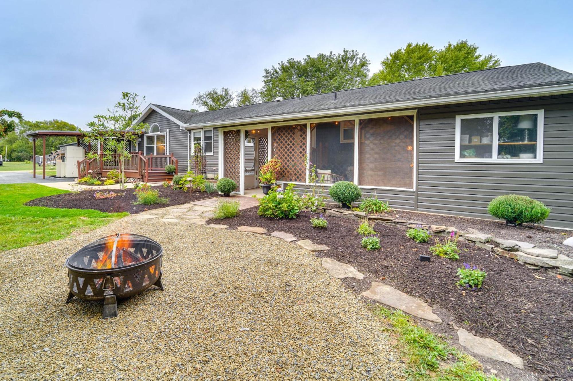 Mtn-view Escape With Large Yard In Duncansville! * Duncansville
